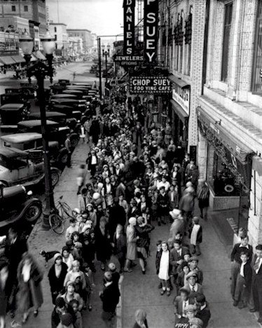 Michigan Theatre - Waiting In Line (newer photo)